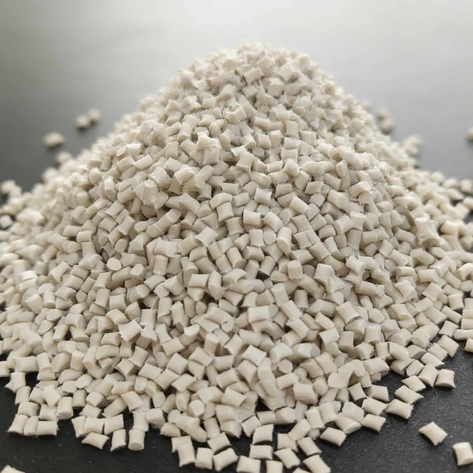 PA66 PTFE nylon pellets for self-lubricating automotive bushings and slide blocks